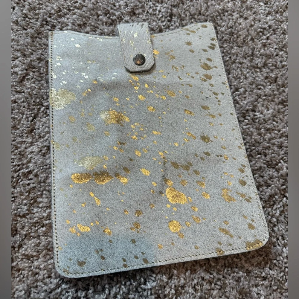 Myra Bag Cream and Gold Tablet Sleeve
